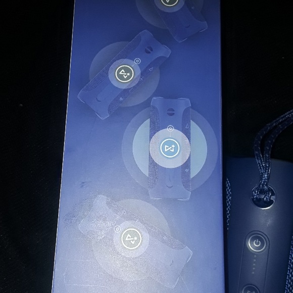 A jbl flip 4 speaker - Picture 6 of 8